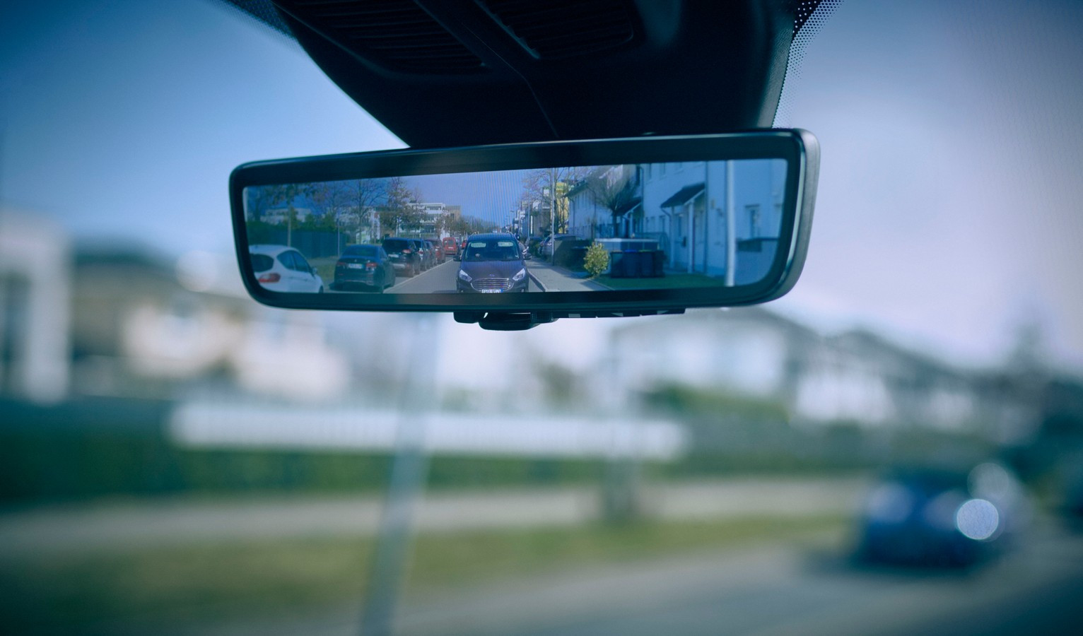 Ford ‘Smart Mirror’ Ensures Van Drivers Can Clearly See Cycl