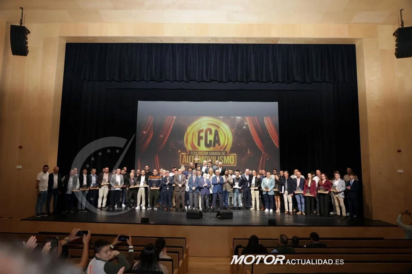 FCA.Foto familia al final de la gala
