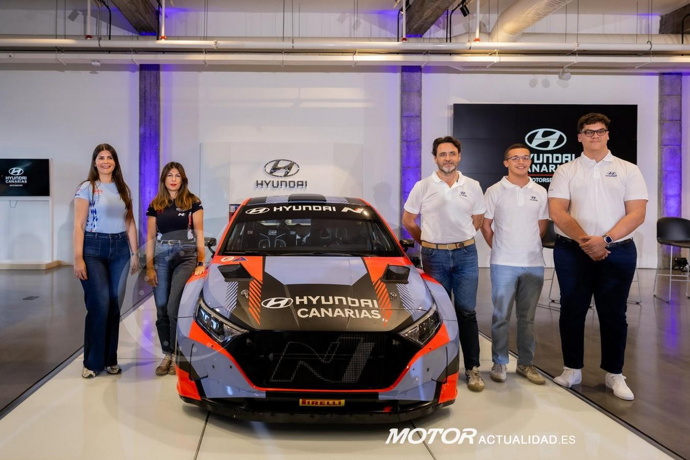 1. Emma Falcón, Jennifer González, Alfonso Viera, Yoday Betacort y Álvaro Santana