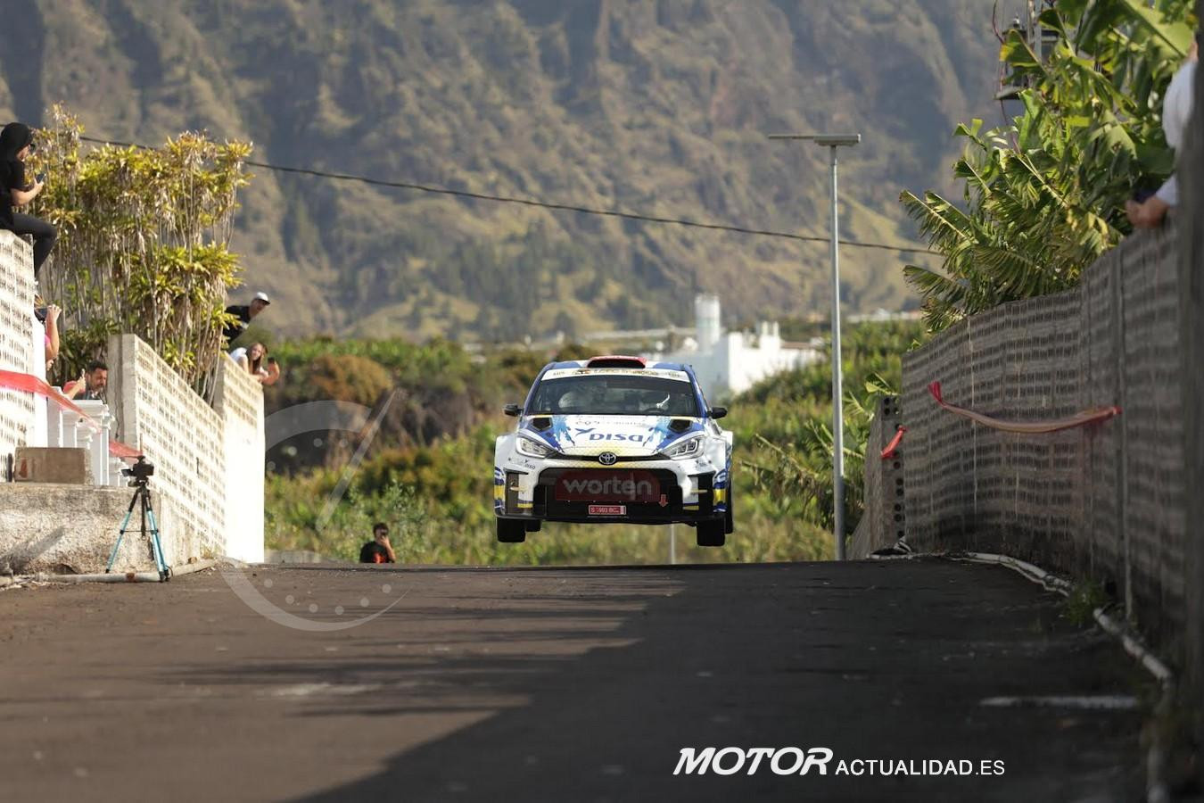 Enrique Cruz-Toyota -Senderos
