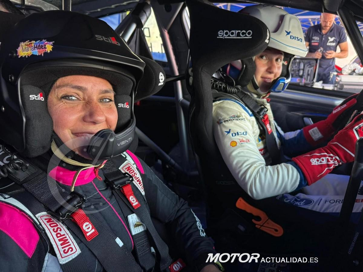 Sara Dorta como pilota, y María Hernández como copilota