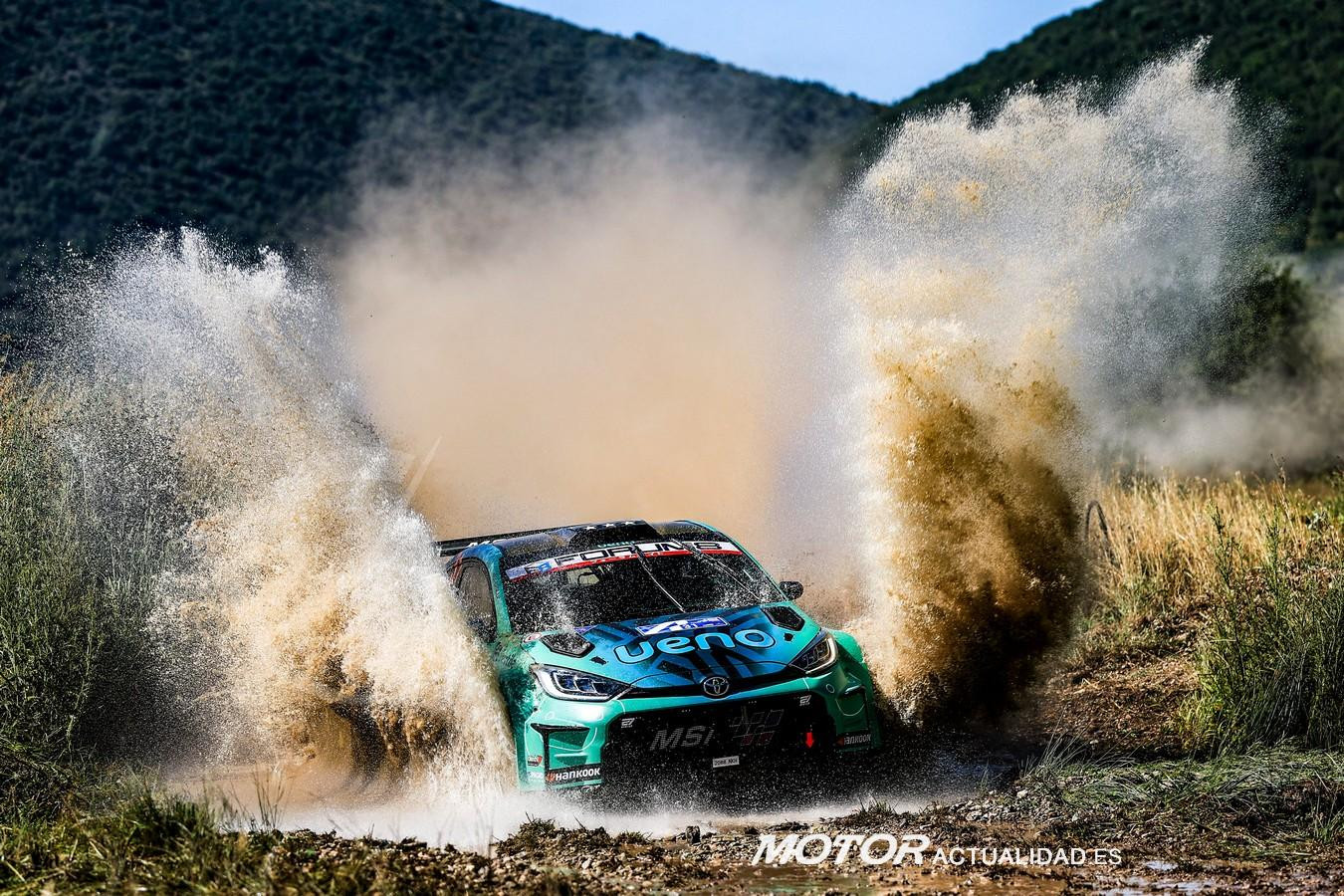 Diego Dominguez en acción agua